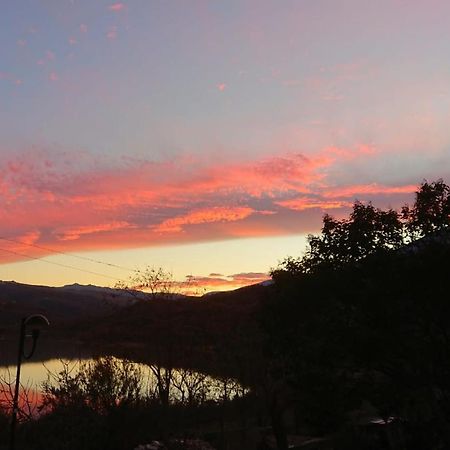 Casoli  Lake Retreat - Maiella Apartment - Beautiful Lake And Mountain Views מראה חיצוני תמונה