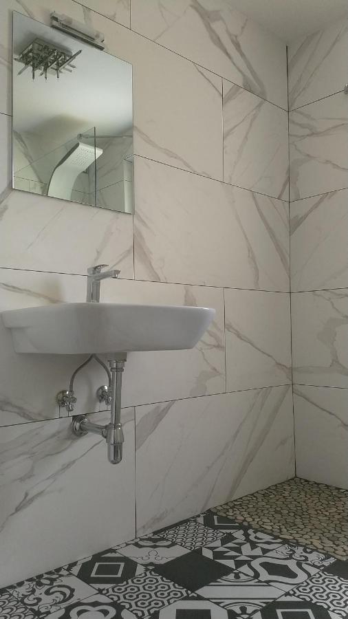 Casoli  Lake Retreat - Maiella Apartment - Beautiful Lake And Mountain Views מראה חיצוני תמונה