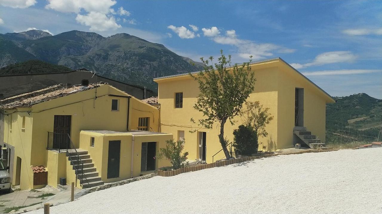 Casoli  Lake Retreat - Maiella Apartment - Beautiful Lake And Mountain Views מראה חיצוני תמונה