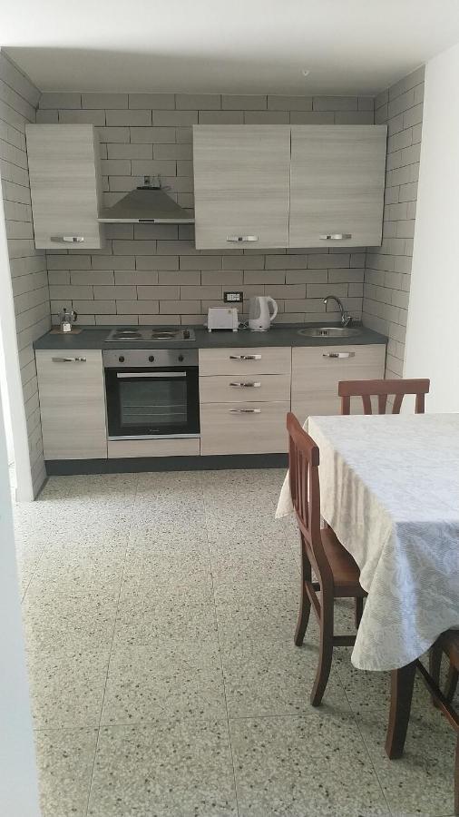 Casoli  Lake Retreat - Maiella Apartment - Beautiful Lake And Mountain Views מראה חיצוני תמונה