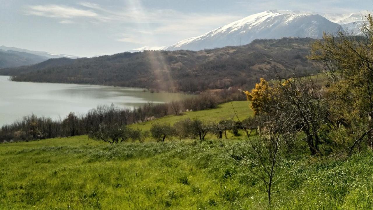 Casoli  Lake Retreat - Maiella Apartment - Beautiful Lake And Mountain Views מראה חיצוני תמונה