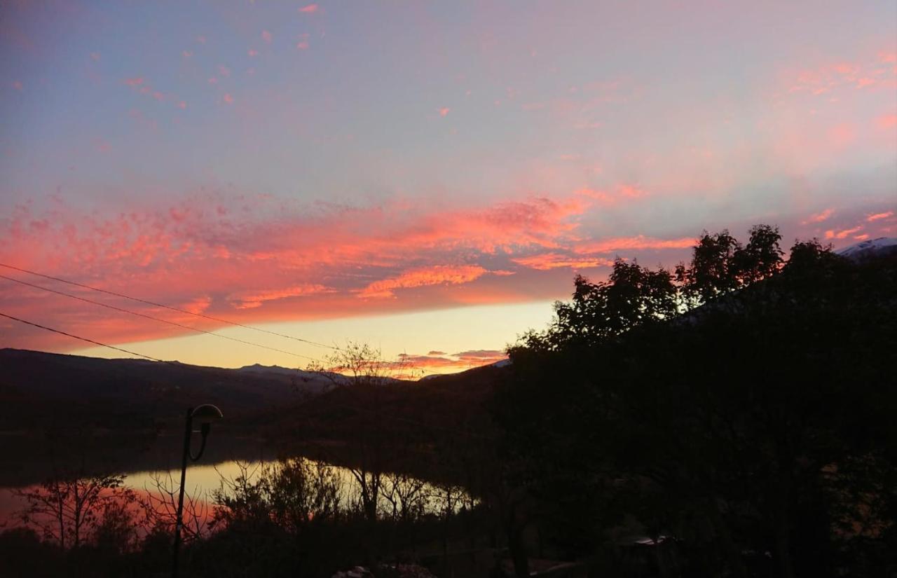 Casoli  Lake Retreat - Maiella Apartment - Beautiful Lake And Mountain Views מראה חיצוני תמונה